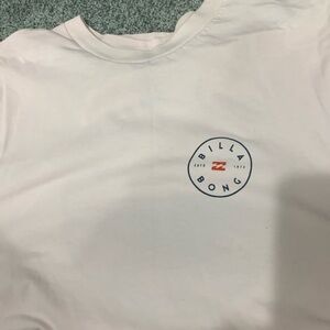 Billabong pink tshirt surf beach